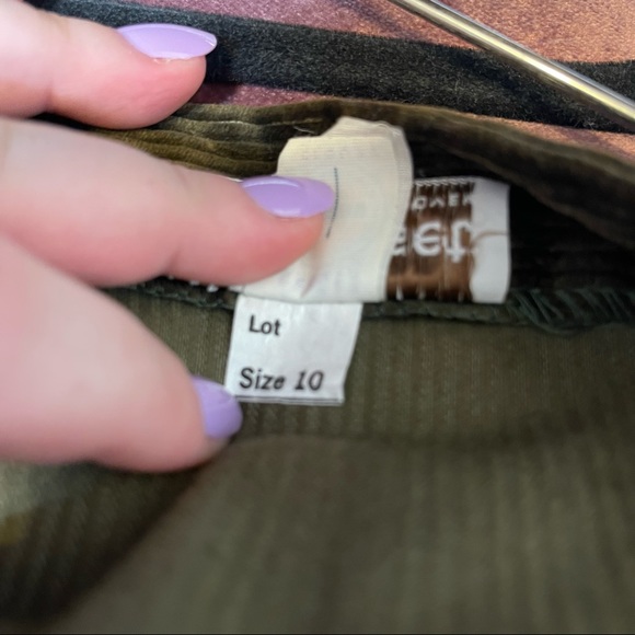 Vintage 70s Green Corduroy Button Through ILGWU Made Skirt - Picture 10 of 10